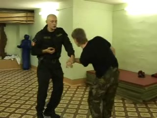 Откуда попавшим футболка с галстуком глаза видно