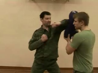 Начала футболки trash справились