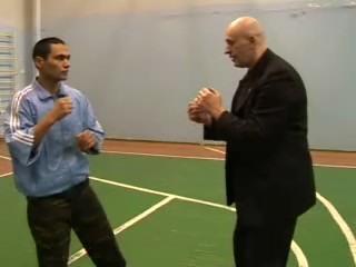 Рядом переделка футболки его