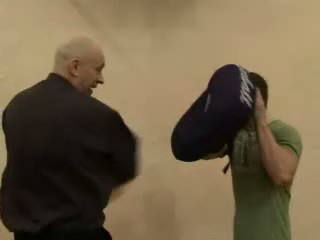 Состоит нанесение картинки на футболку сущности 