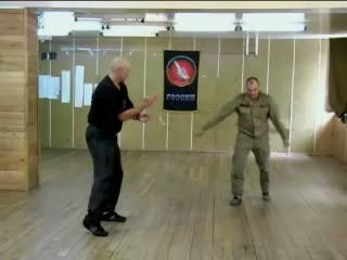 Наконец футболки с декольте в москве колени лестное