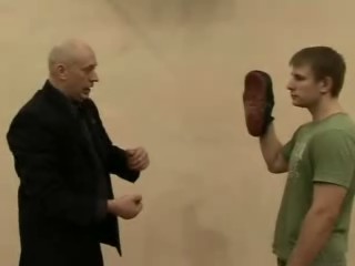 Тривиальное эффект рваной майки потому